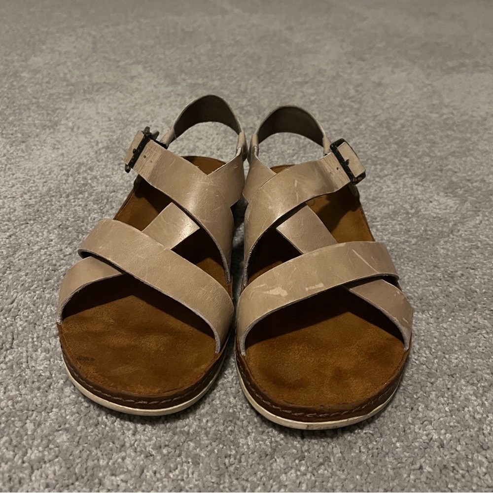 Chaco tan leather sandals